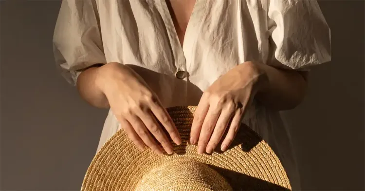 Mastering the Art of Minimalist Dressing with a Capsule Wardrobe